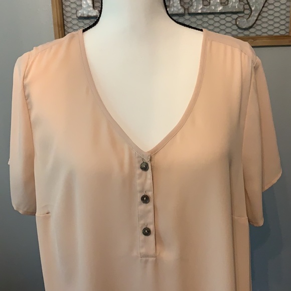 Torrid Flutter Sleeve Blouse! NWT! Size 0X - Picture 2 of 7